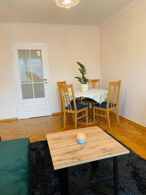 Apartament Pod Pawiem オルシュティン エクステリア 写真